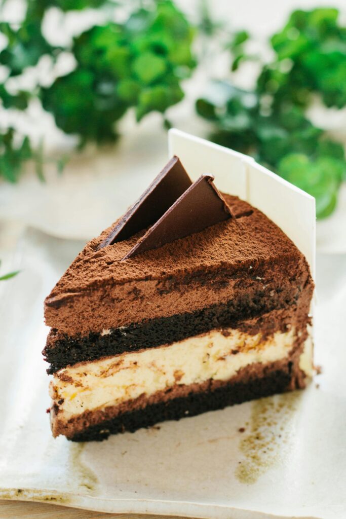 "5 Irresistible Reasons the 🍫 Ding Dong Cake Is the Ultimate Retro Dessert You Need to Try"