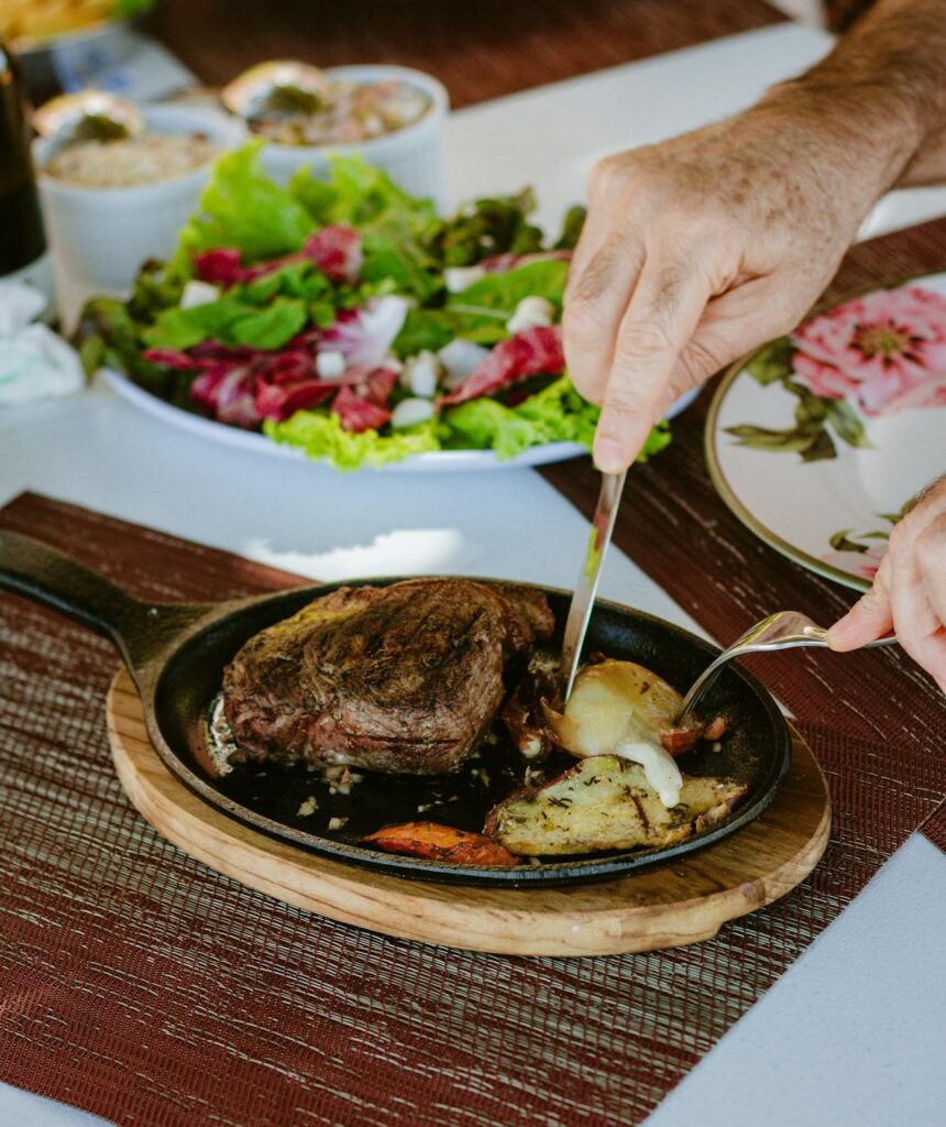 free-photo-of-nourriture-aliments-salade-homme free photo of nourriture aliments salade homme