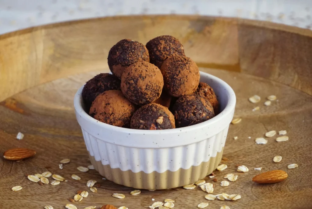 11 Powerful Reasons to Love Dates and Nuts Energy Balls