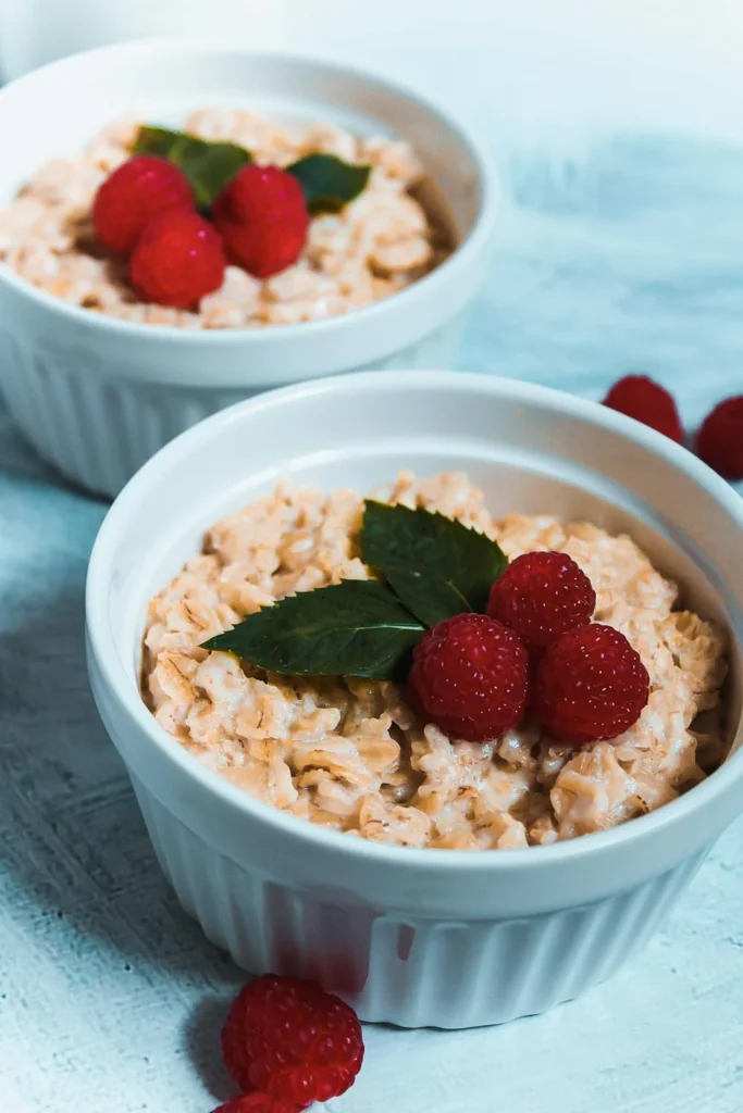 7 Delicious Reasons to Start Your Day with an Oats and Yogurt Breakfast Bowl