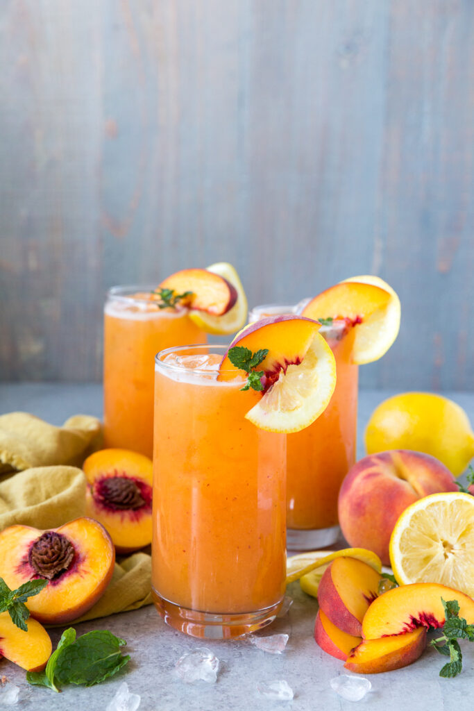 "5 Reasons to Love Easy Homemade Peach Juice for Summer: Your Refreshing Seasonal Must-Have"