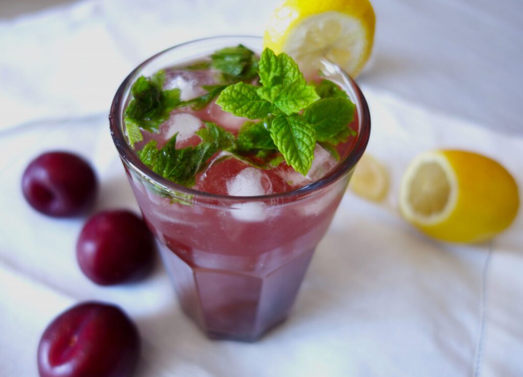 9 Reasons to Fall in Love with Plum Lemonade: A Refreshing Twist on a Classic
