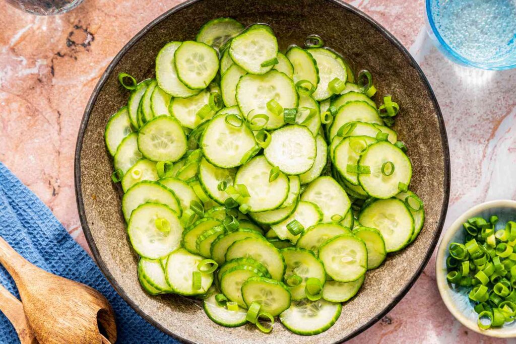 The Ultimate 5-Minute Cucumber Salad: A Refreshing, Healthy, and Easy-to-Make Dish