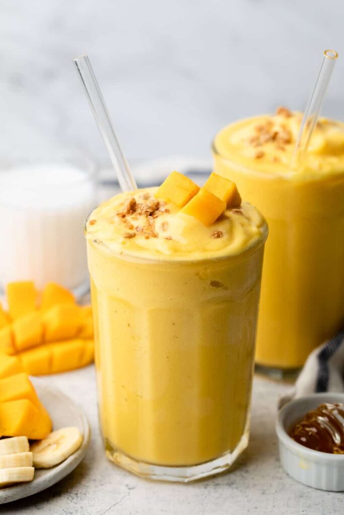 mango-coconut-milk-smoothie-with-mango mango coconut milk smoothie with mango