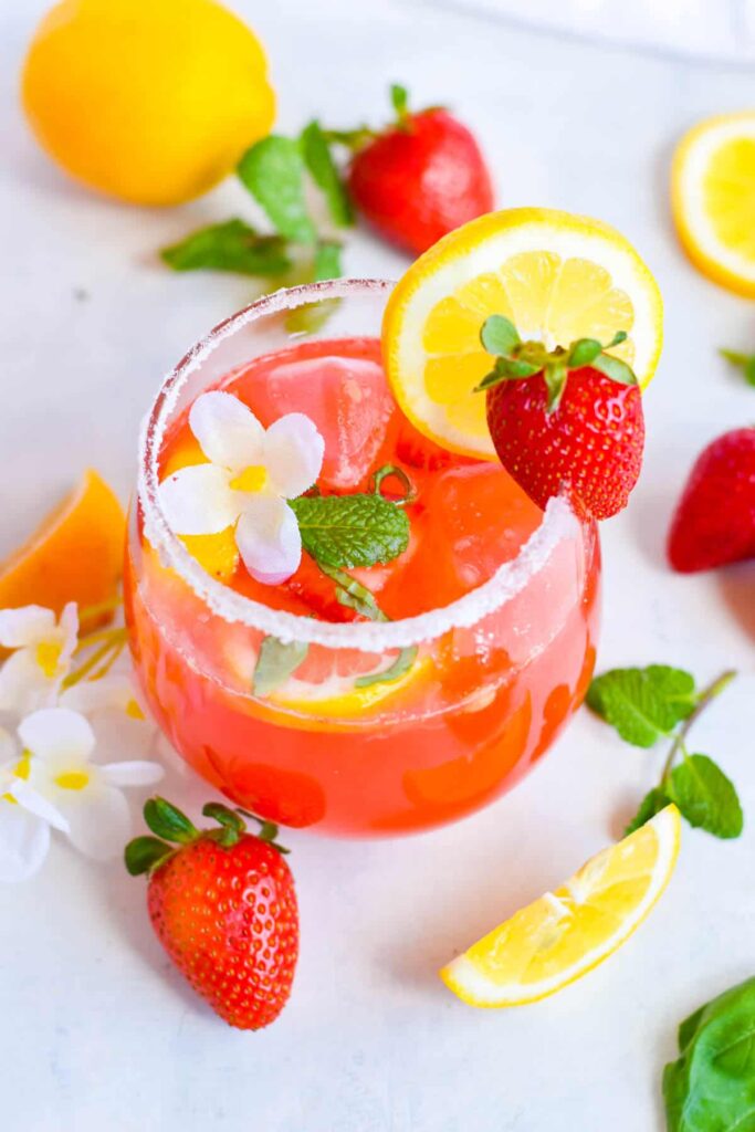 “5 Reasons to Love Strawberry Basil Lemonade (Plus an Easy Homemade Recipe!)”